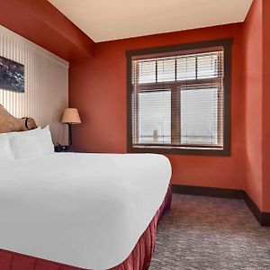 One-Bedroom King Suite